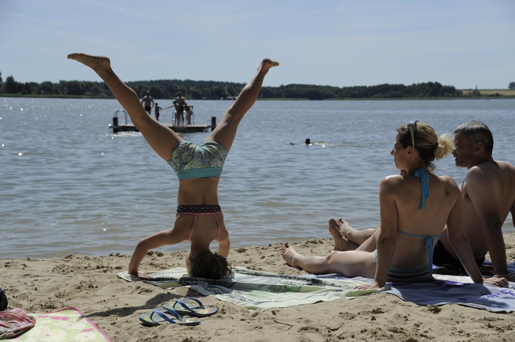 Camping-Und Ferienpark Havelberge Gross Quassow ภายนอก รูปภาพ
