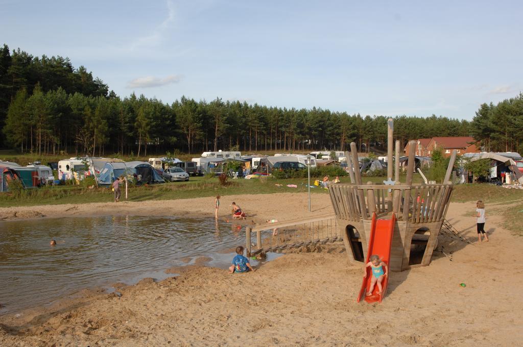 Camping-Und Ferienpark Havelberge Gross Quassow ห้อง รูปภาพ
